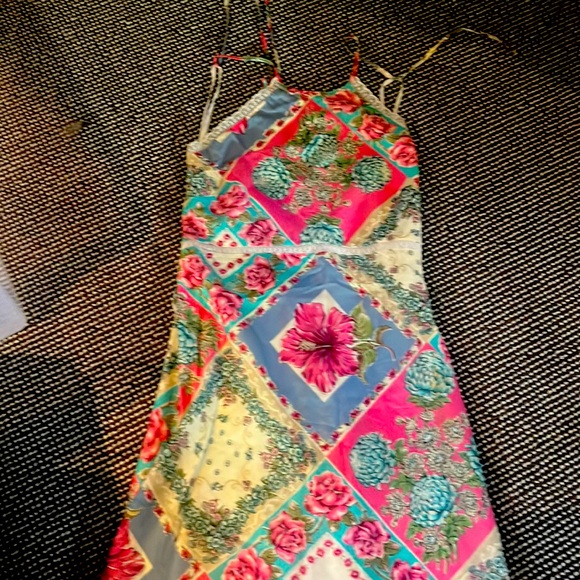 BCBG m - Picture 1 of 6